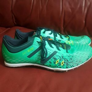 Womens New Balance MD800 running shoe